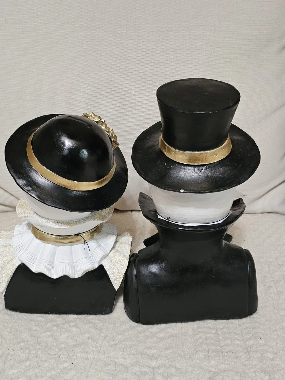 Elegant Black & Gold Skull Couple Party Decor - Day of the Dead Figurines Hallow
